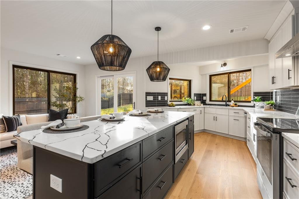 3099 Shadowood Lane