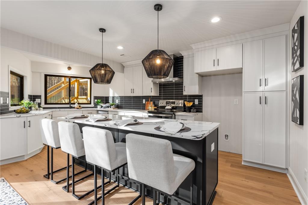 3099 Shadowood Lane