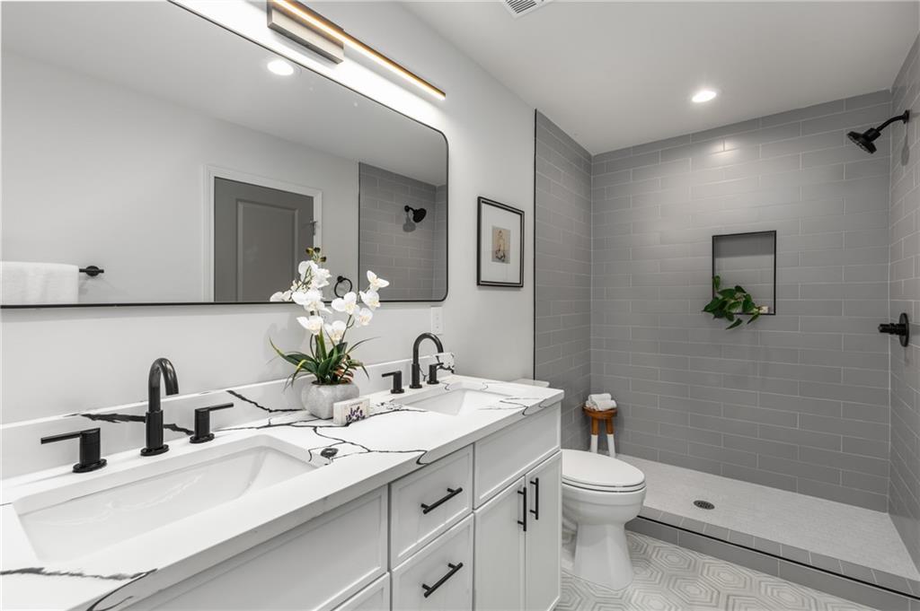 3099 Shadowood Lane