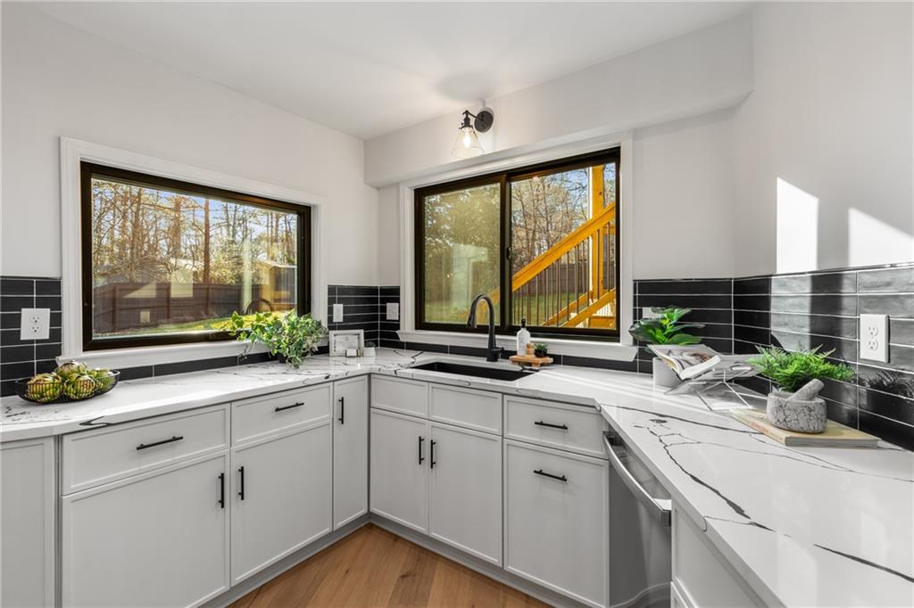 3099 Shadowood Lane
