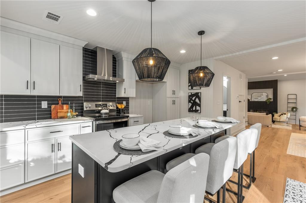 3099 Shadowood Lane