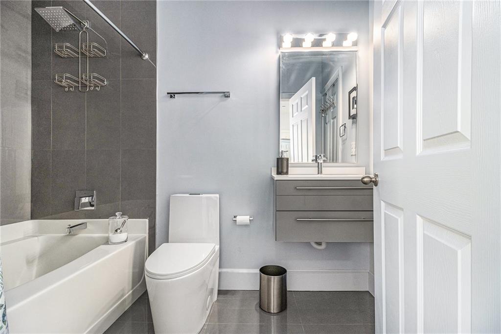 2700 Pine Tree Road NE Unit 3001