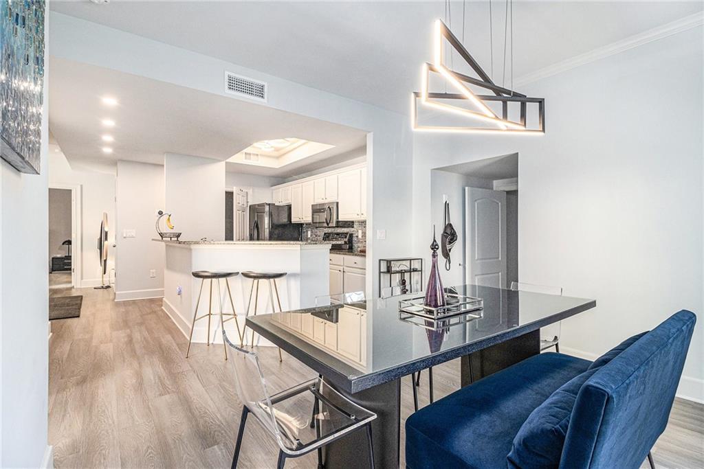 2700 Pine Tree Road NE Unit 3001