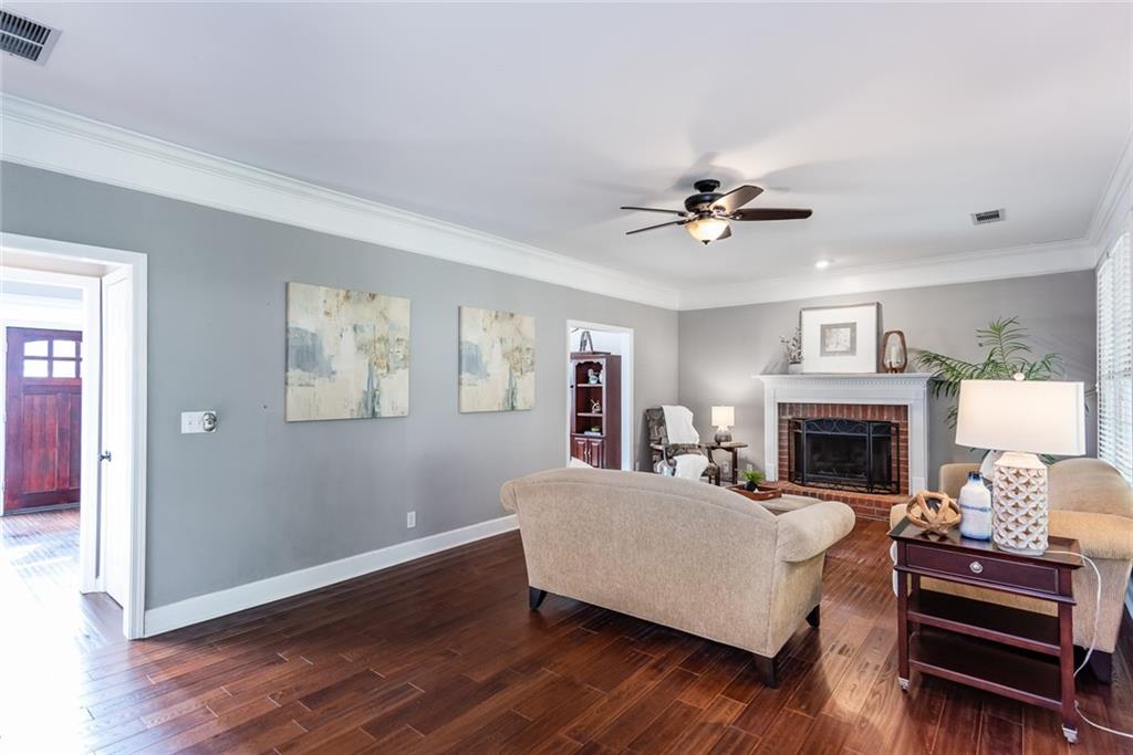 3011 OAK HAMPTON Court