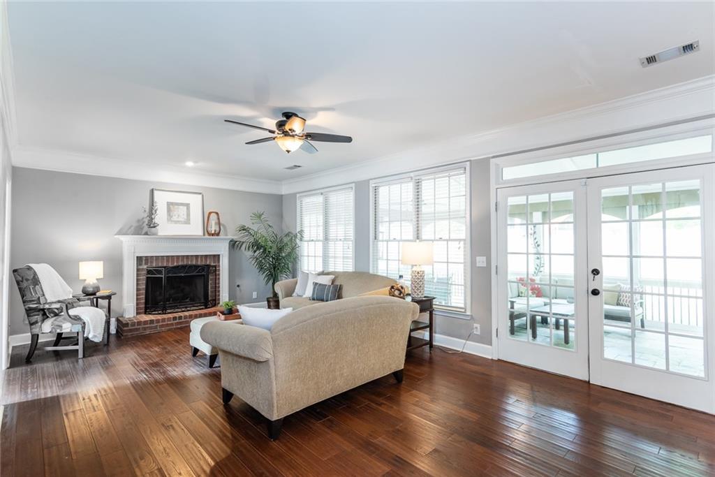 3011 OAK HAMPTON Court