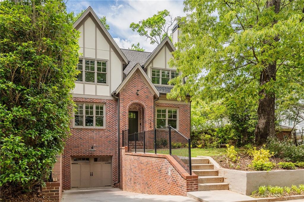 134 Woodlawn Avenue