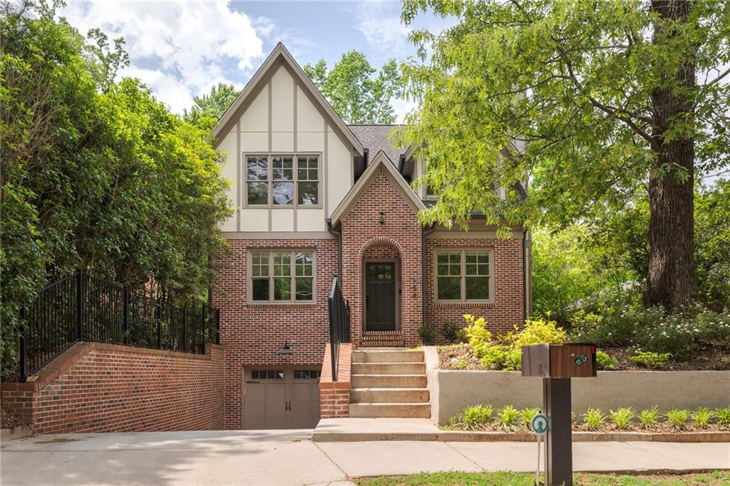 134 Woodlawn Avenue