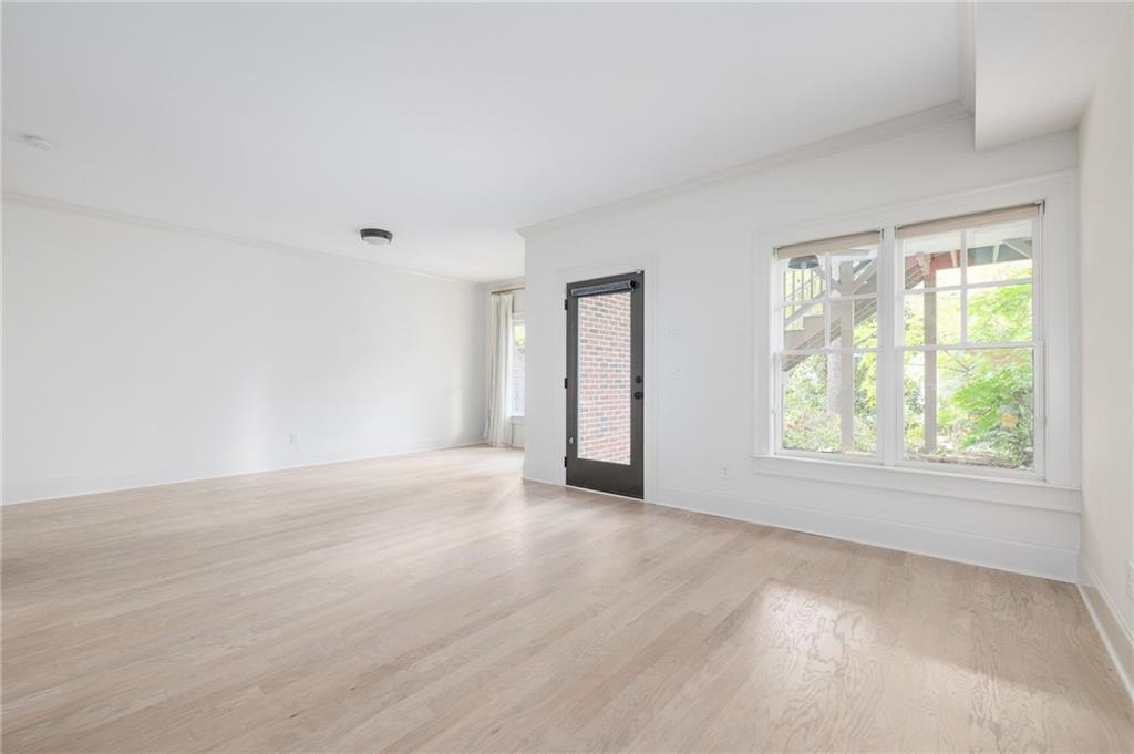 134 Woodlawn Avenue