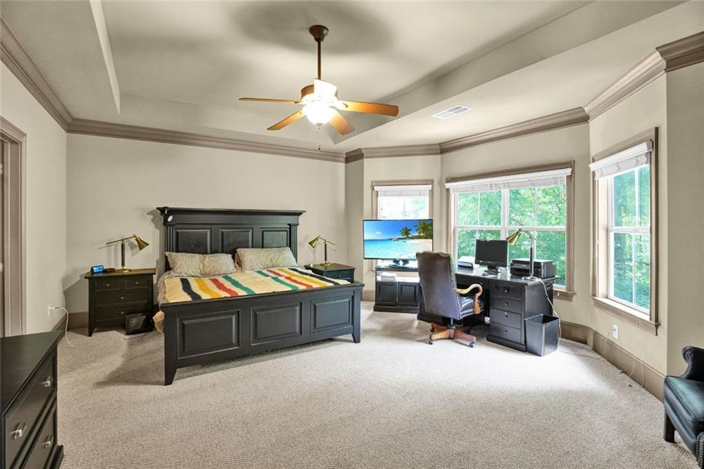 1203 Glenridge Place NE