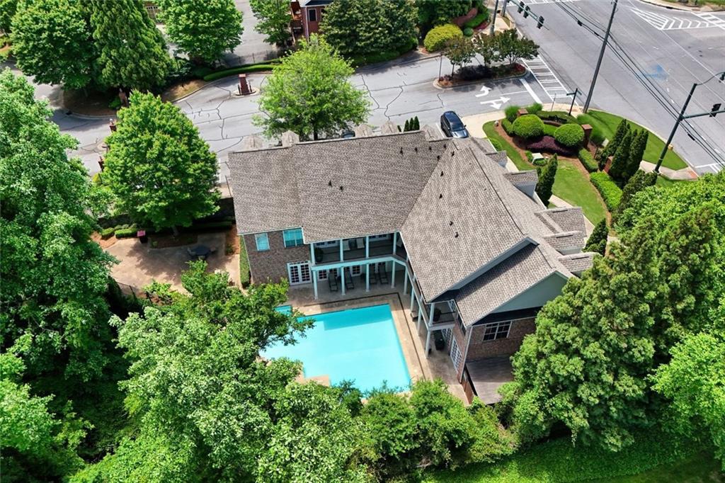 1203 Glenridge Place NE