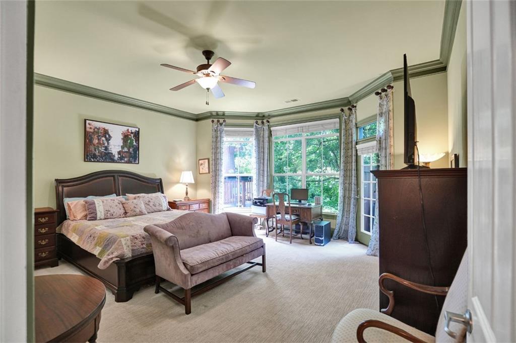 1203 Glenridge Place NE