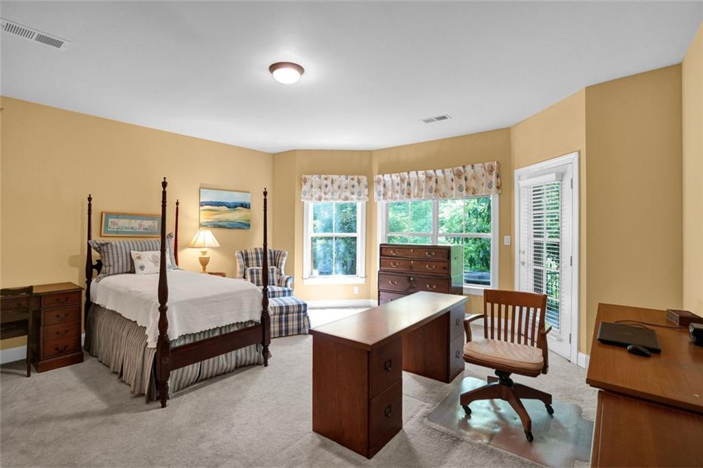 1203 Glenridge Place NE