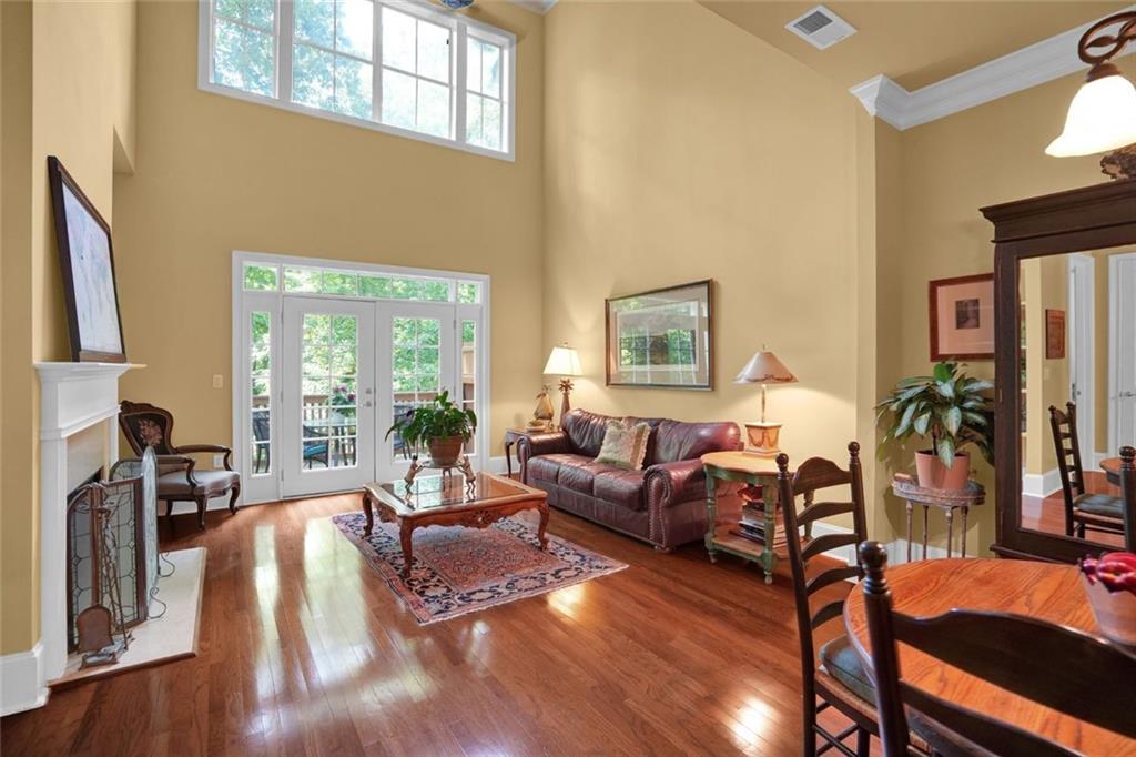 1203 Glenridge Place NE