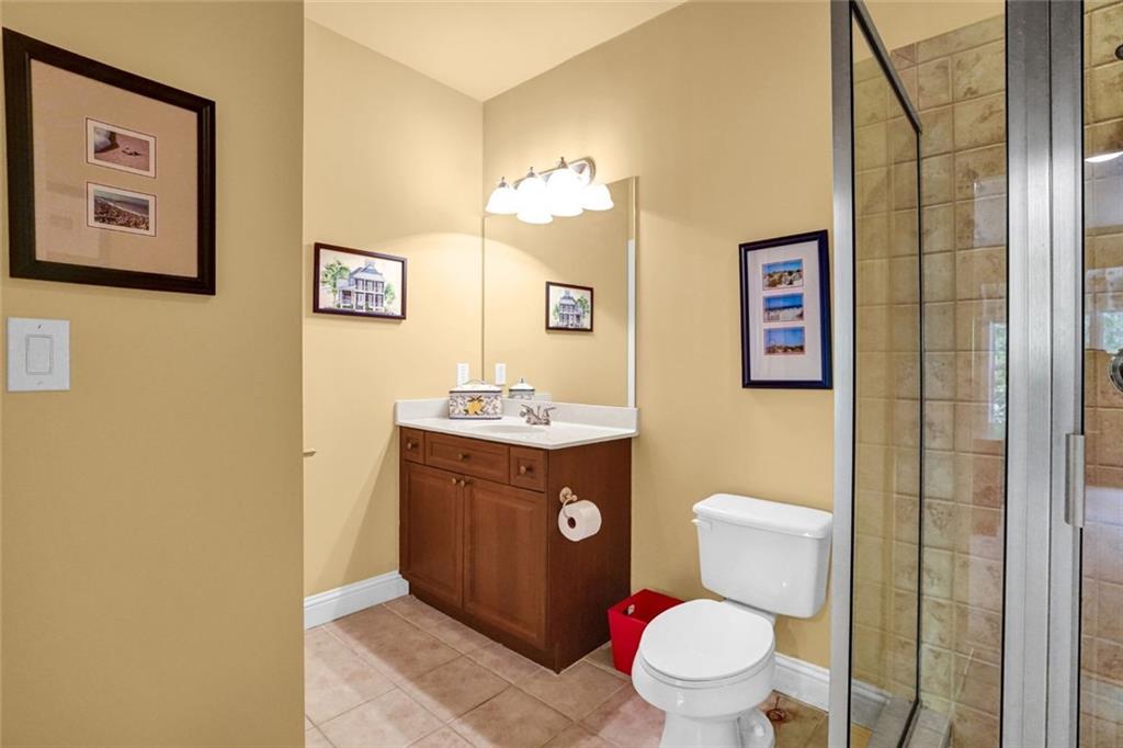 1203 Glenridge Place NE