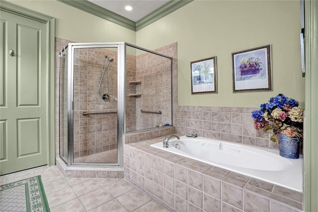 1203 Glenridge Place NE