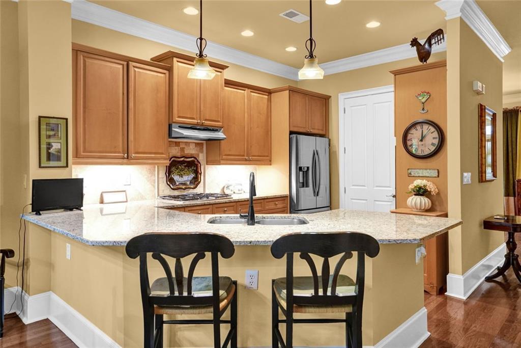 1203 Glenridge Place NE