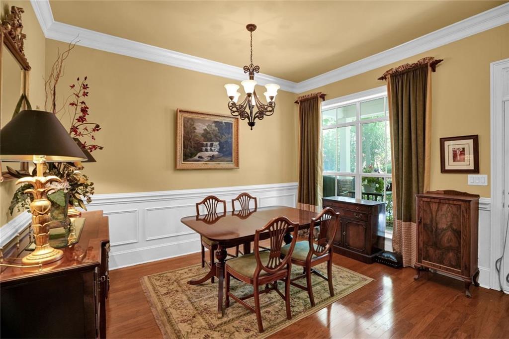 1203 Glenridge Place NE