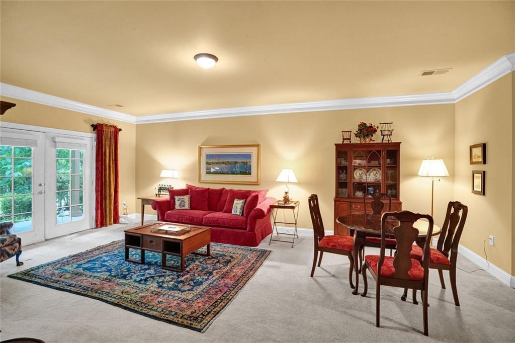 1203 Glenridge Place NE