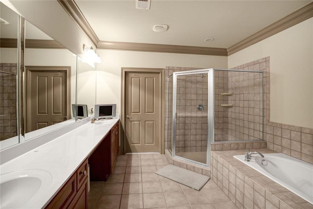 1203 Glenridge Place NE