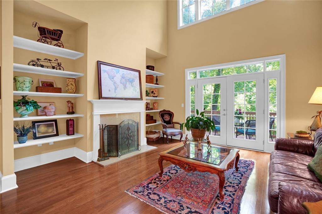 1203 Glenridge Place NE