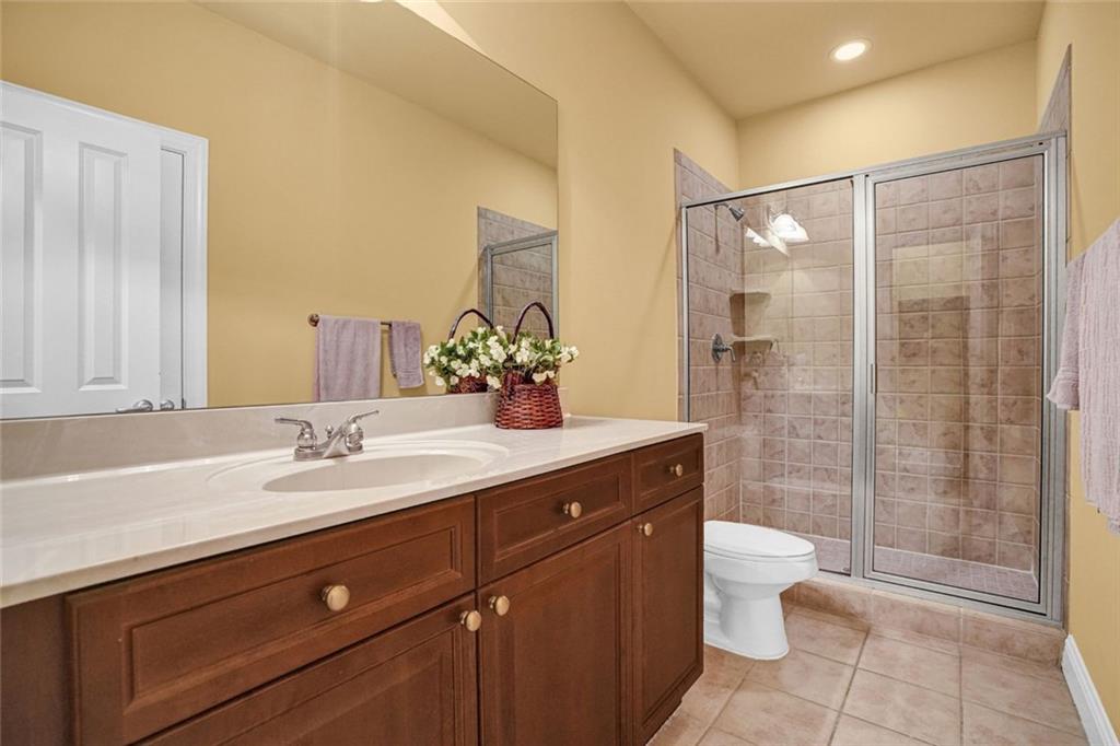 1203 Glenridge Place NE