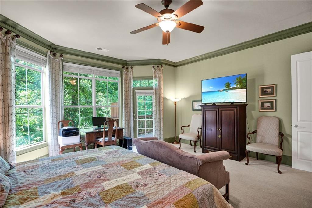 1203 Glenridge Place NE