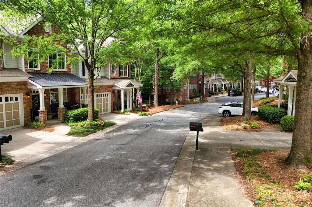 1203 Glenridge Place NE