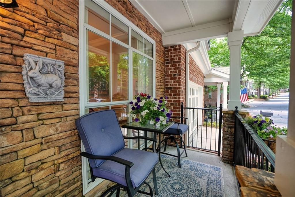 1203 Glenridge Place NE