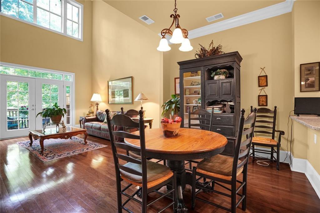 1203 Glenridge Place NE