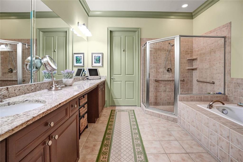 1203 Glenridge Place NE