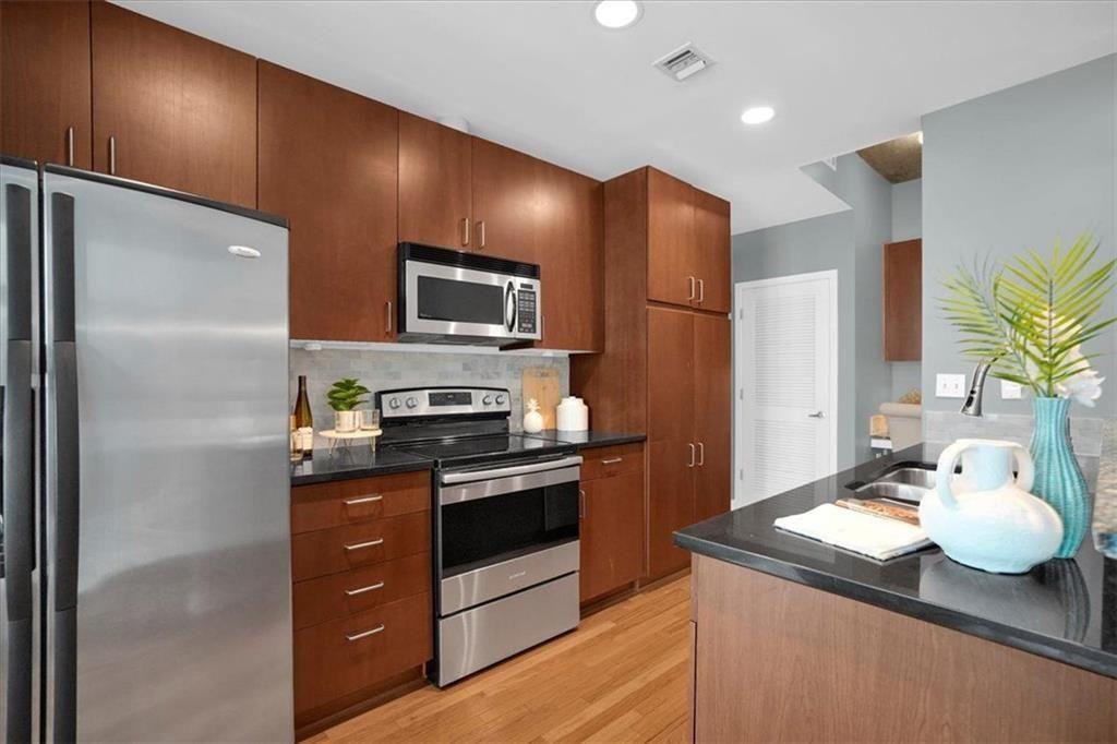 943 Peachtree Street NE Unit 1109