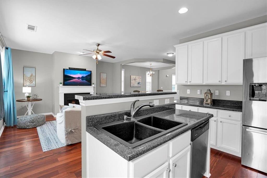 3700 Lakeside Walk Drive NW