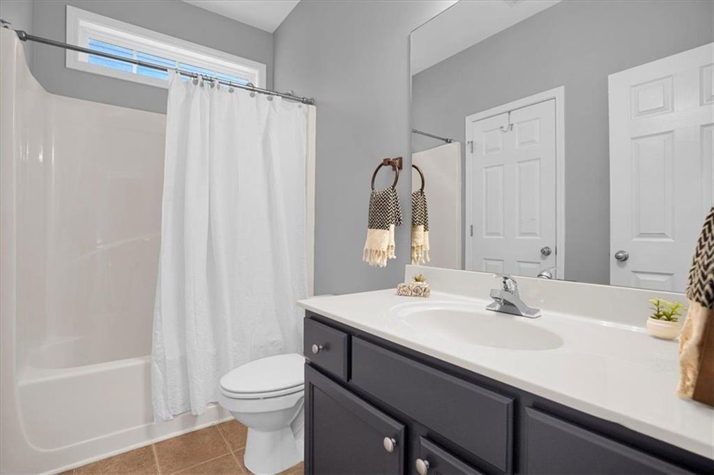 3700 Lakeside Walk Drive NW