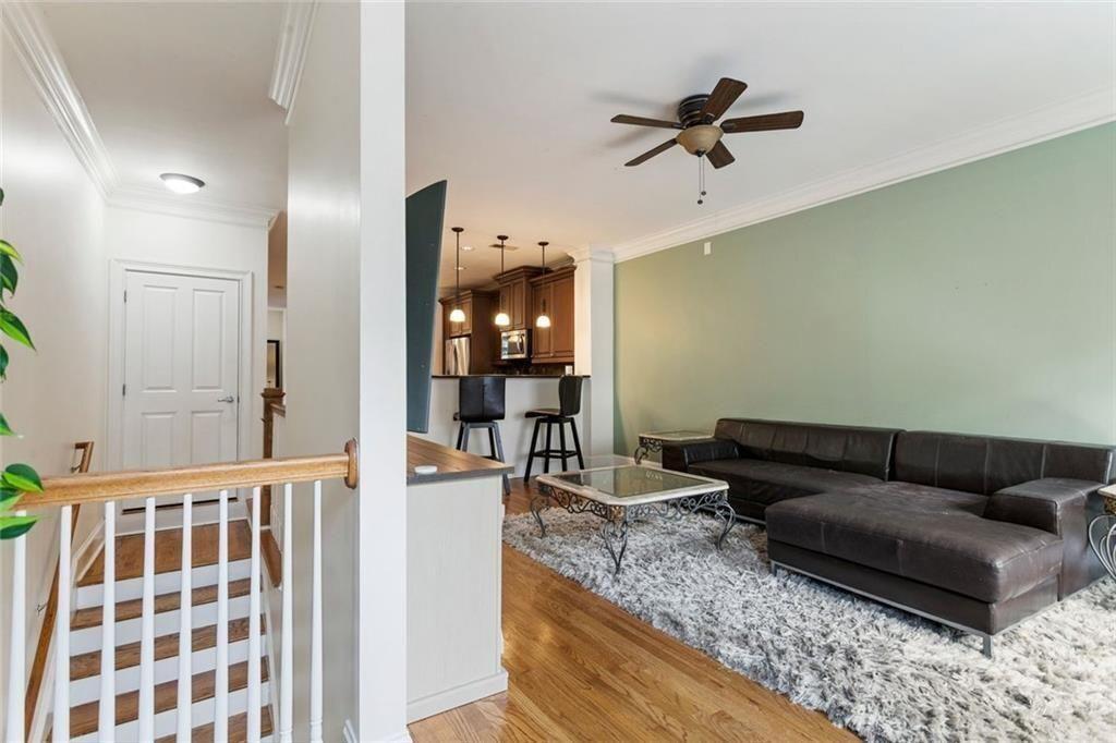 5523 Glenridge Park NE