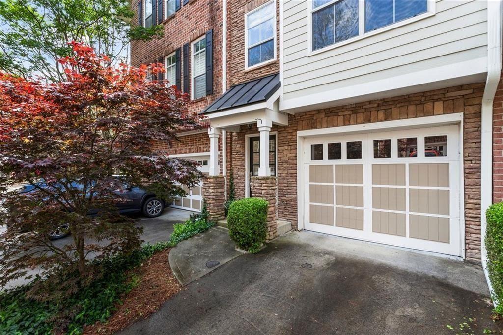 5523 Glenridge Park NE