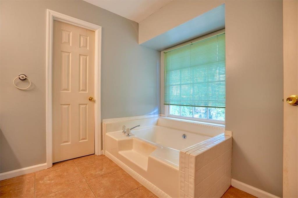 1274 Wynford Colony SW