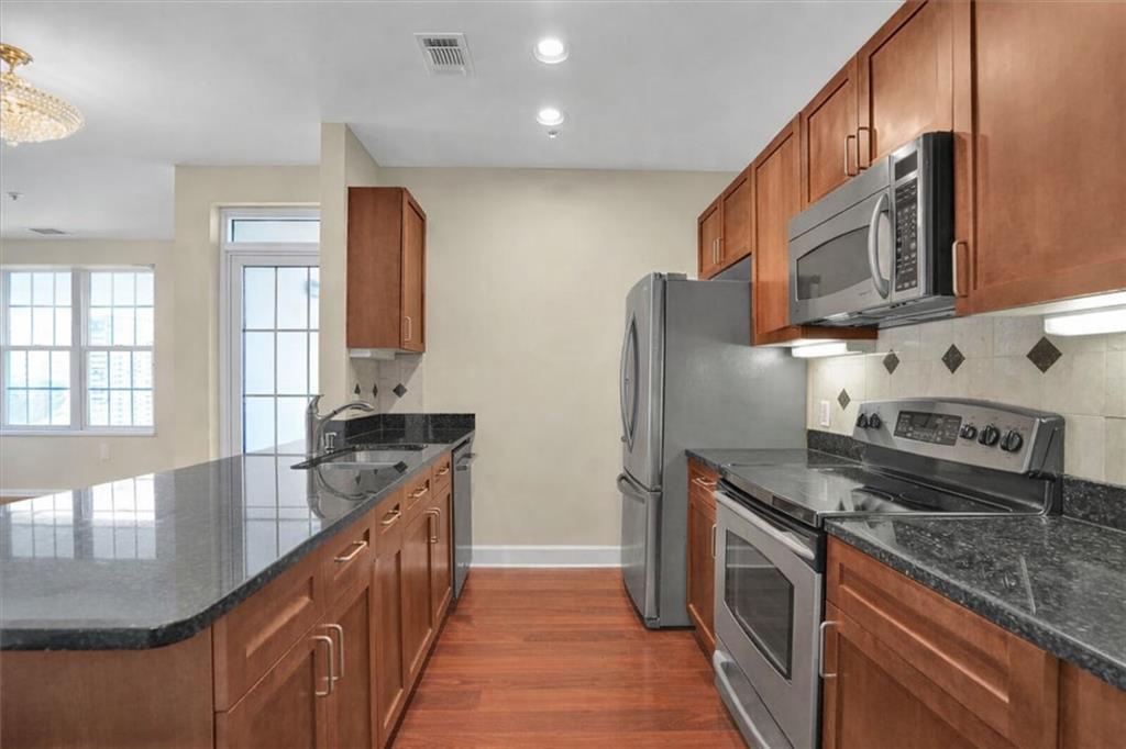 325 E Paces Ferry Road NE Unit 1411