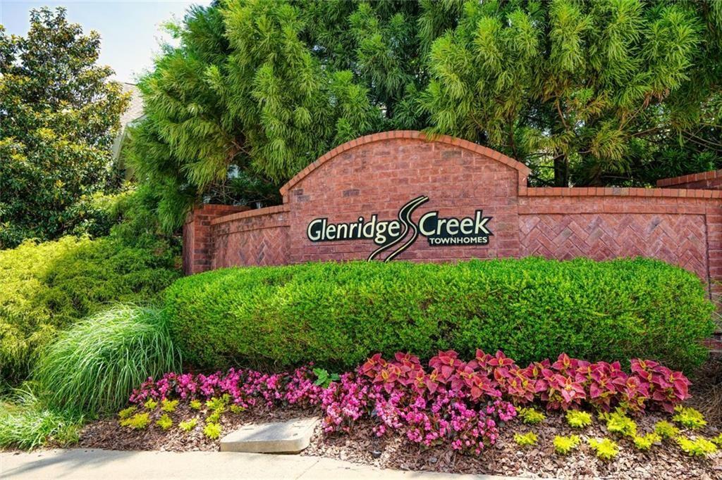 5464 Glenridge View NE