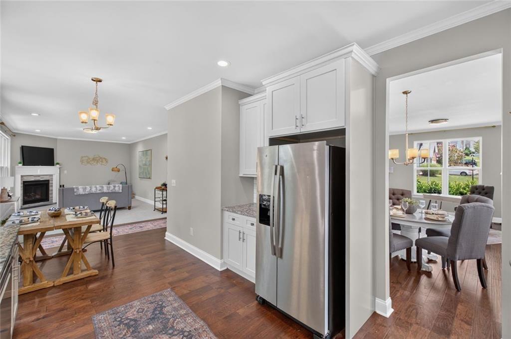 102 S Fortune Way