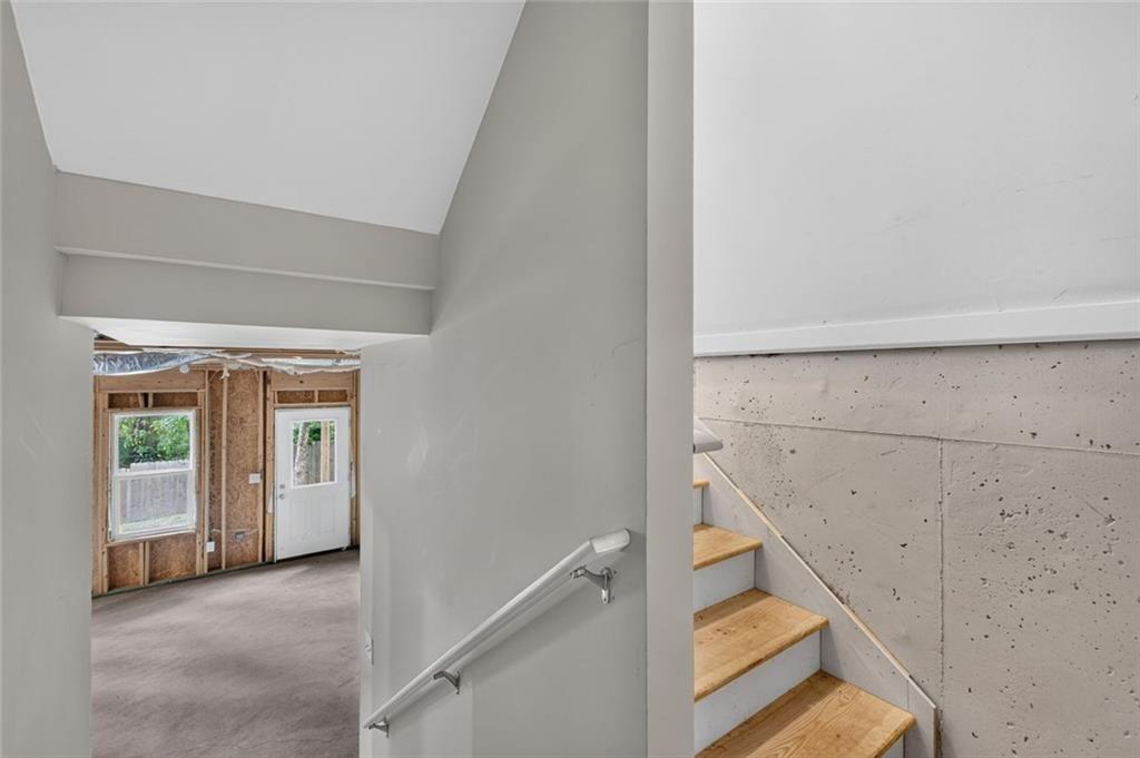 102 S Fortune Way