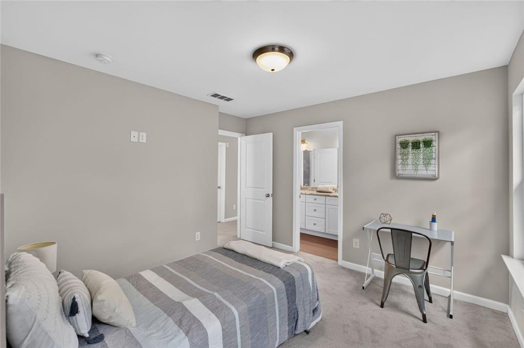 102 S Fortune Way
