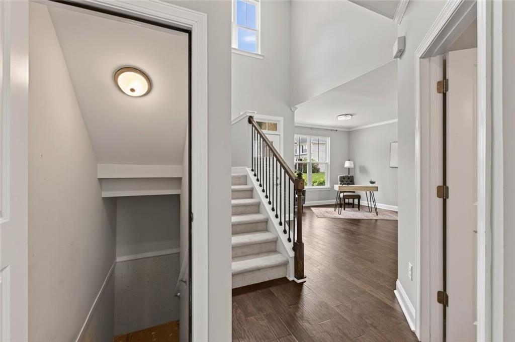 102 S Fortune Way