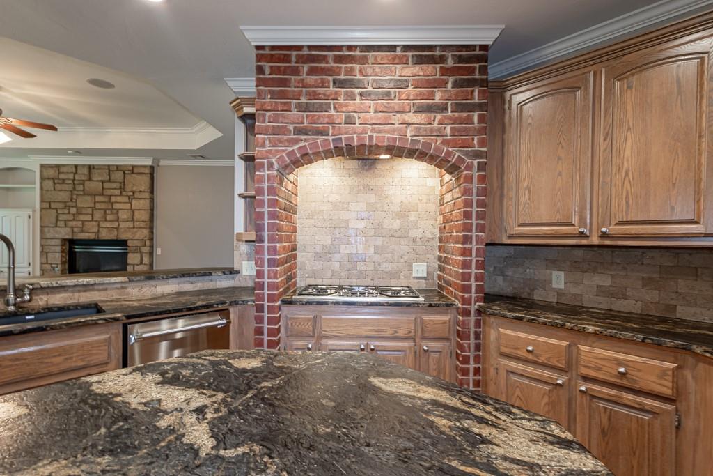 733 Riva Ridge