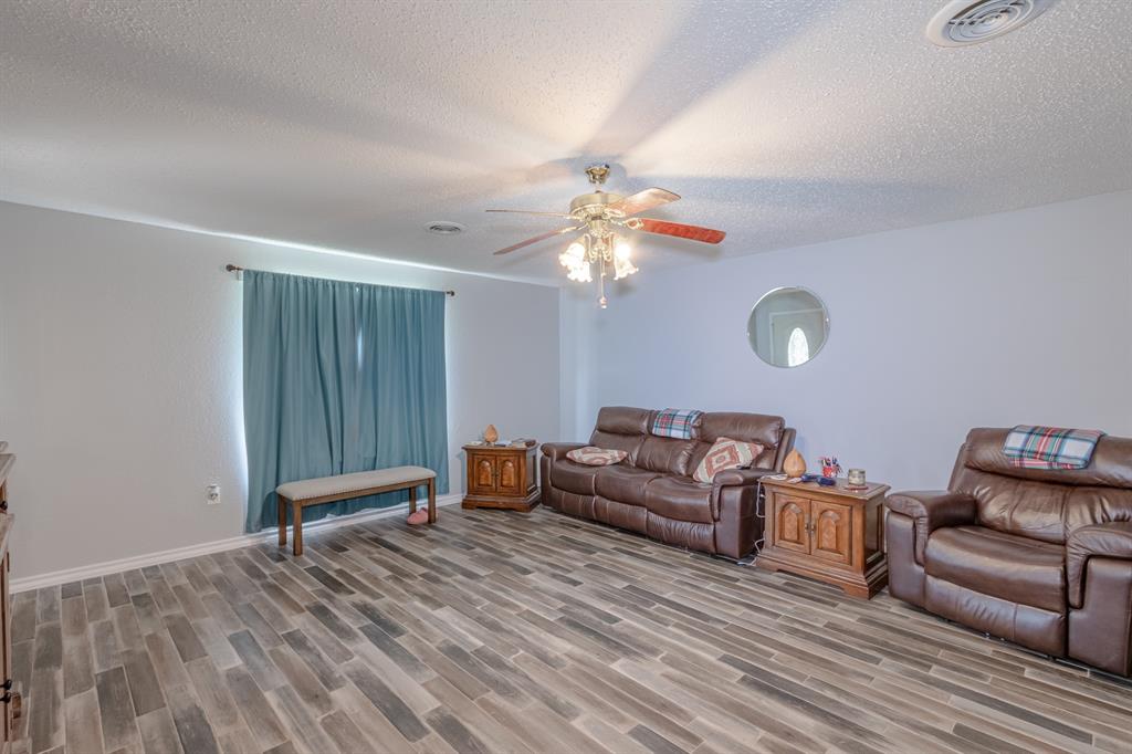 21490 Pennsylvania Avenue