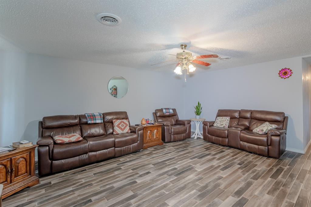 21490 Pennsylvania Avenue