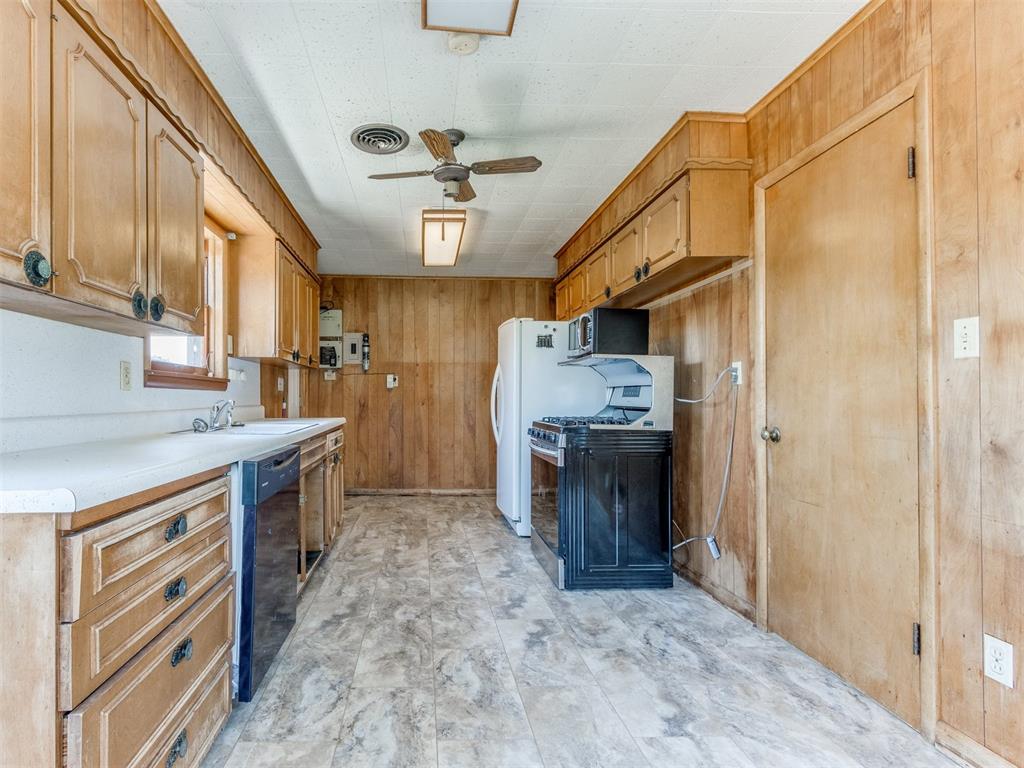 718 N Pottenger Avenue