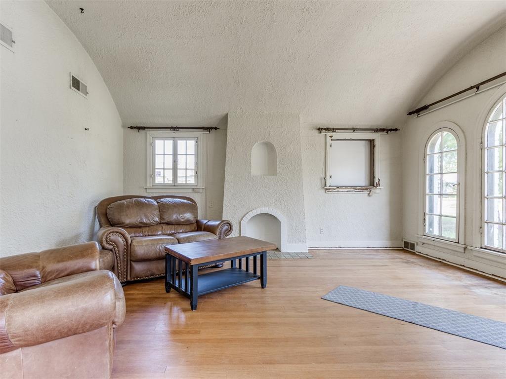 718 N Pottenger Avenue