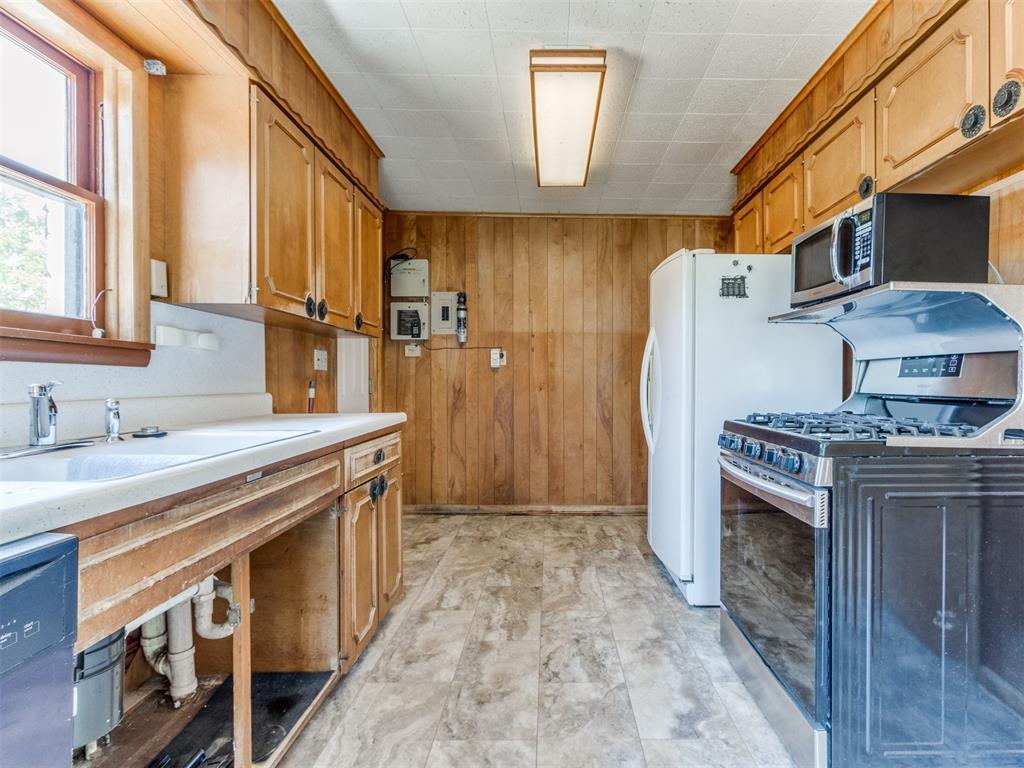 718 N Pottenger Avenue