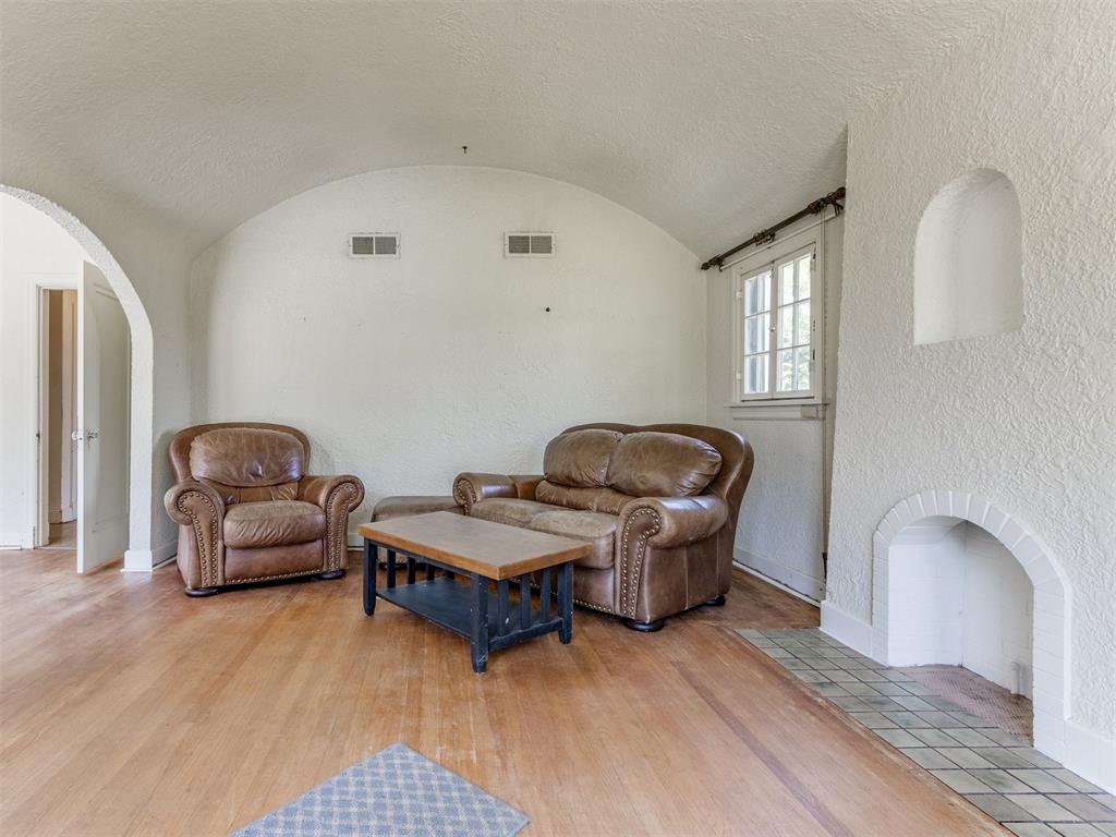 718 N Pottenger Avenue