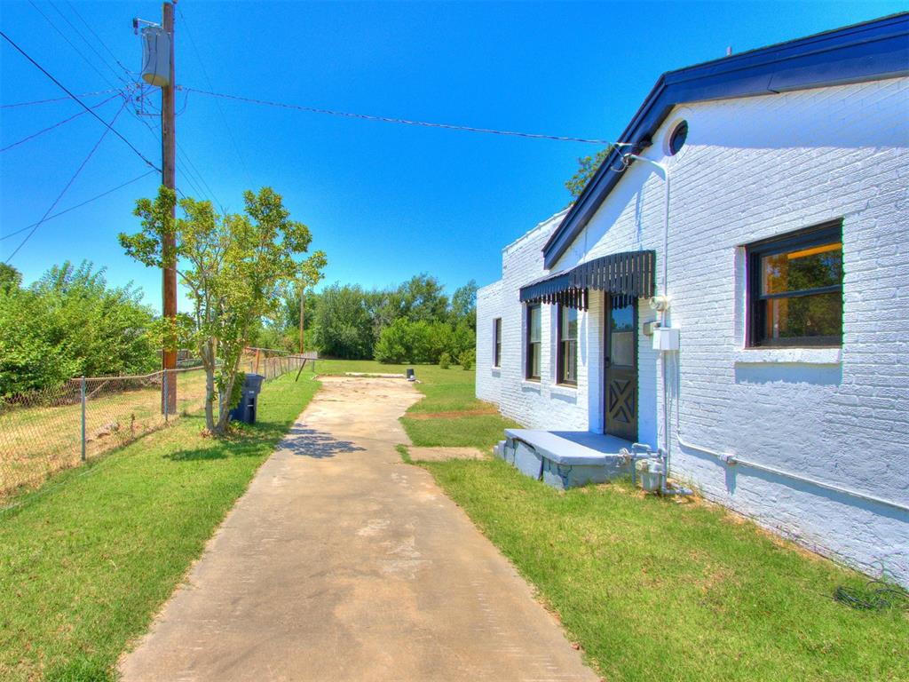 718 N Pottenger Avenue